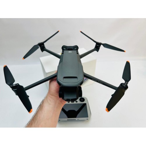 Квадрокоптер DJI Mavic 3 Pro в Пензе с пультом DJI RC